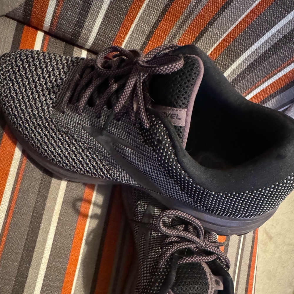 Brooks Sneakers